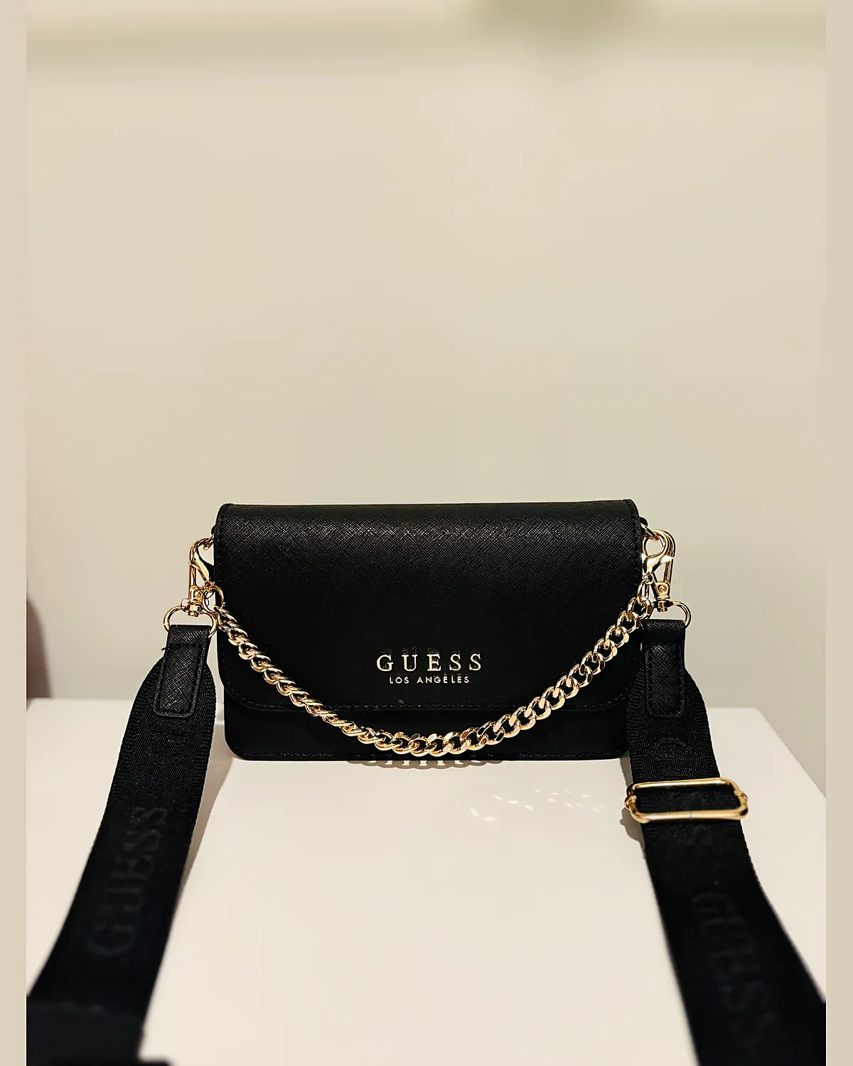 Cartera Guess negro