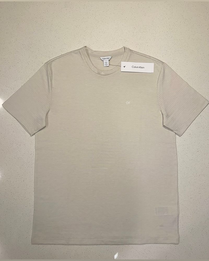 Remera Calvin Klein beige