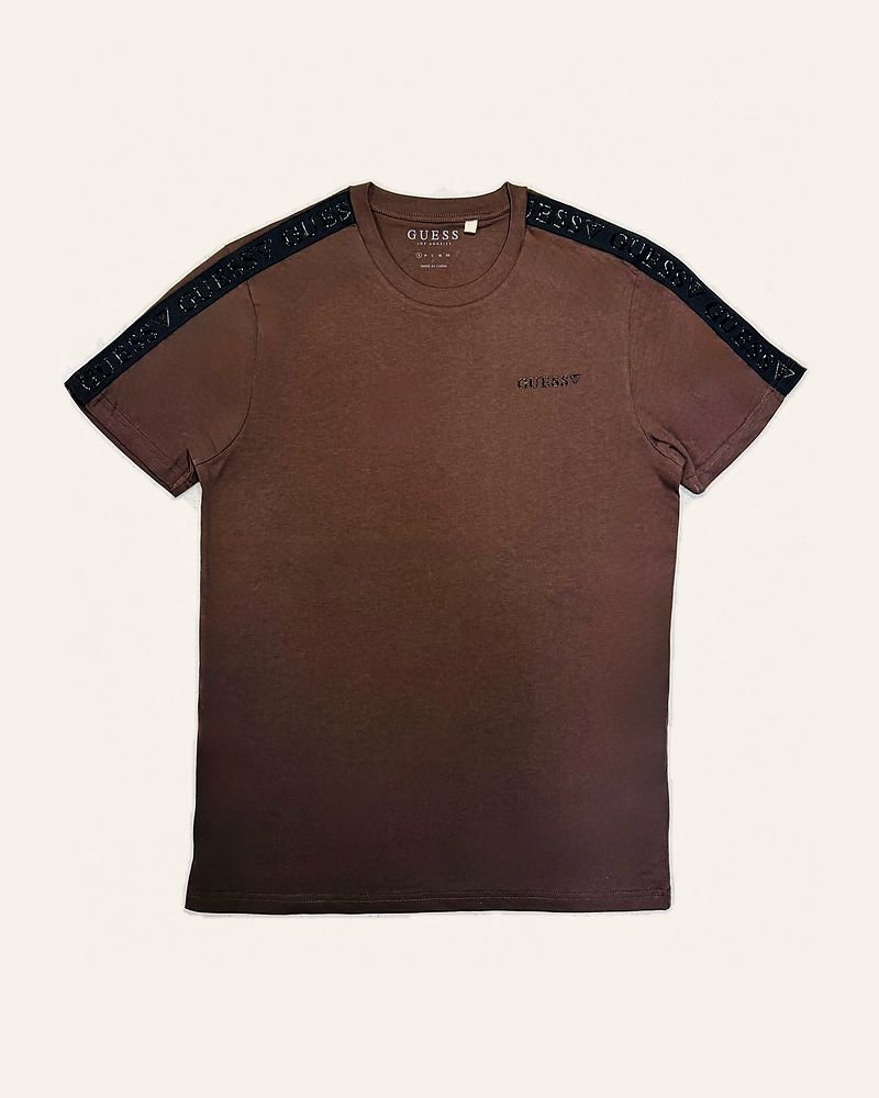 Remera Guess marrón