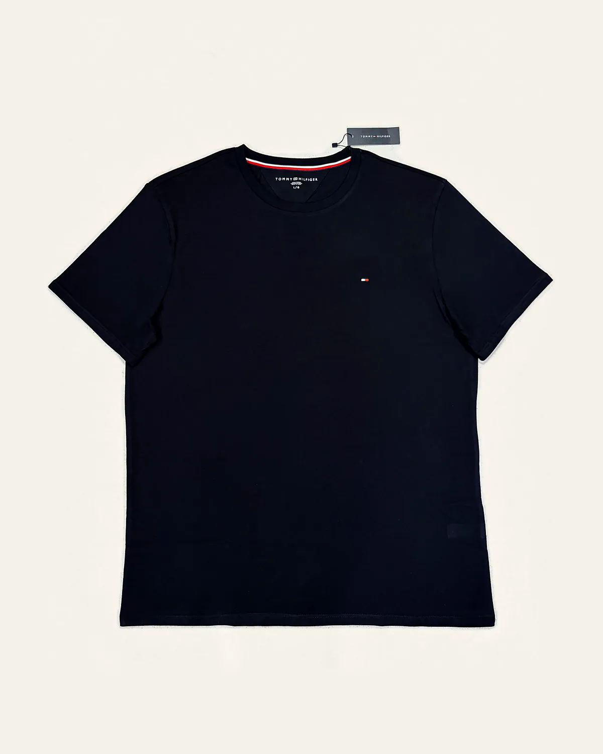 Remera Tommy Hilfiger Guess negro